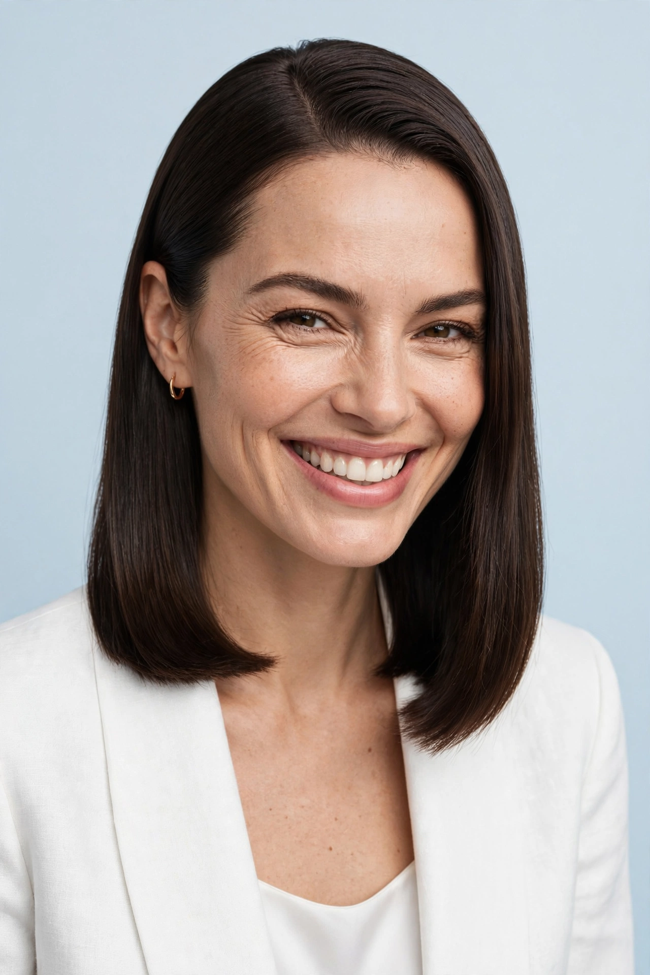 11 Flattering Hairstyles for Women with Big Foreheads.