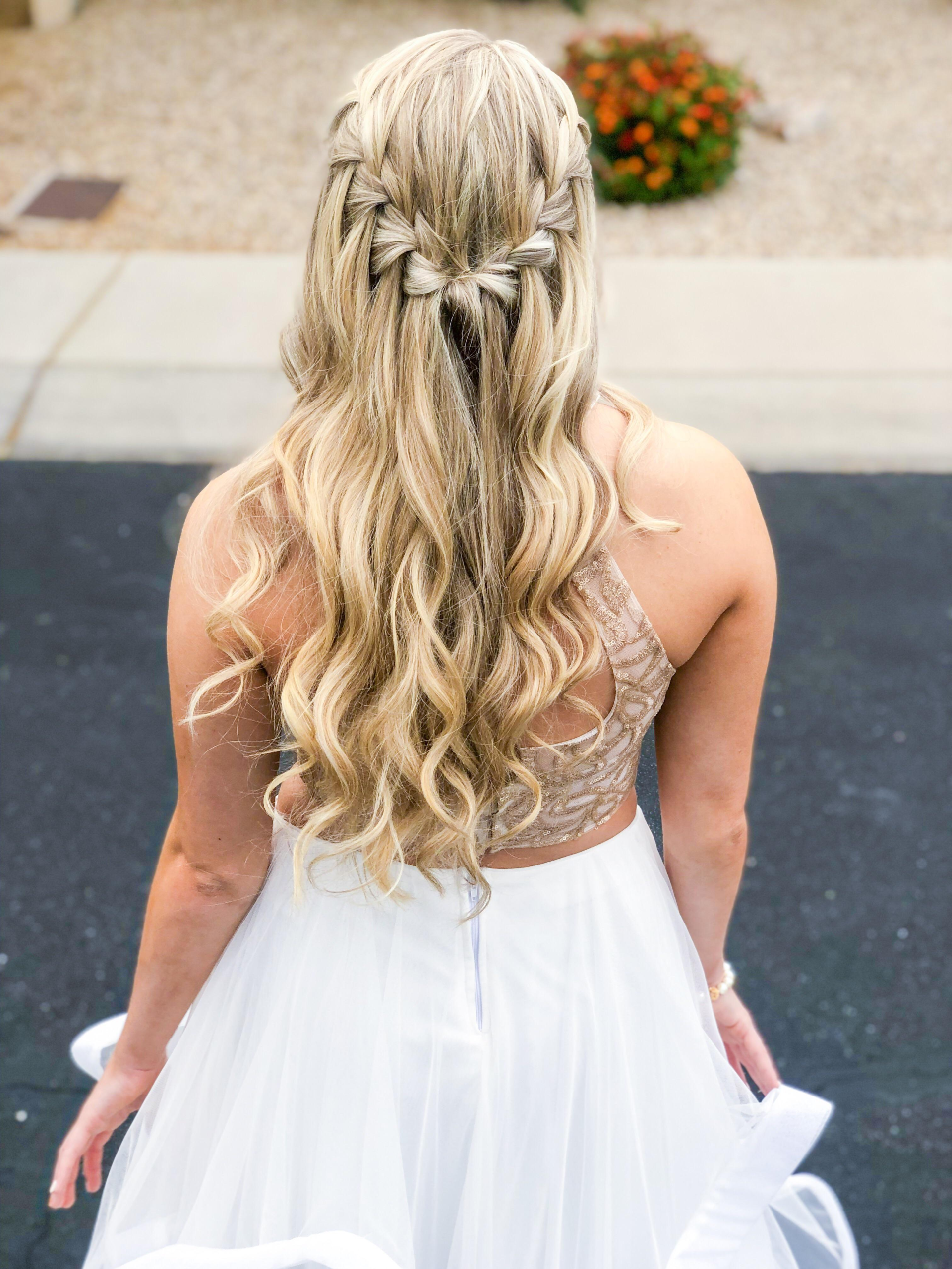 Half Up, Half Down Hairstyles 2026: The Ultimate Style Guide