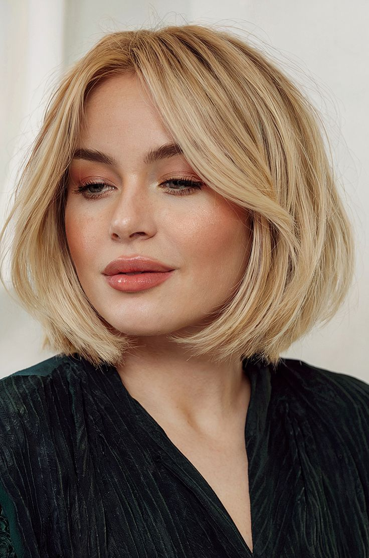 Chin-Length Bobs: The Most Flattering Cut for 2026 and Beyond.